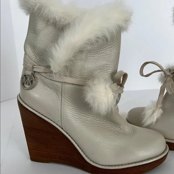 Michael Kors Cream Wedge Leather Ankle Boots with Fur Trim Size 7 1/2 - Picture 2 of 11